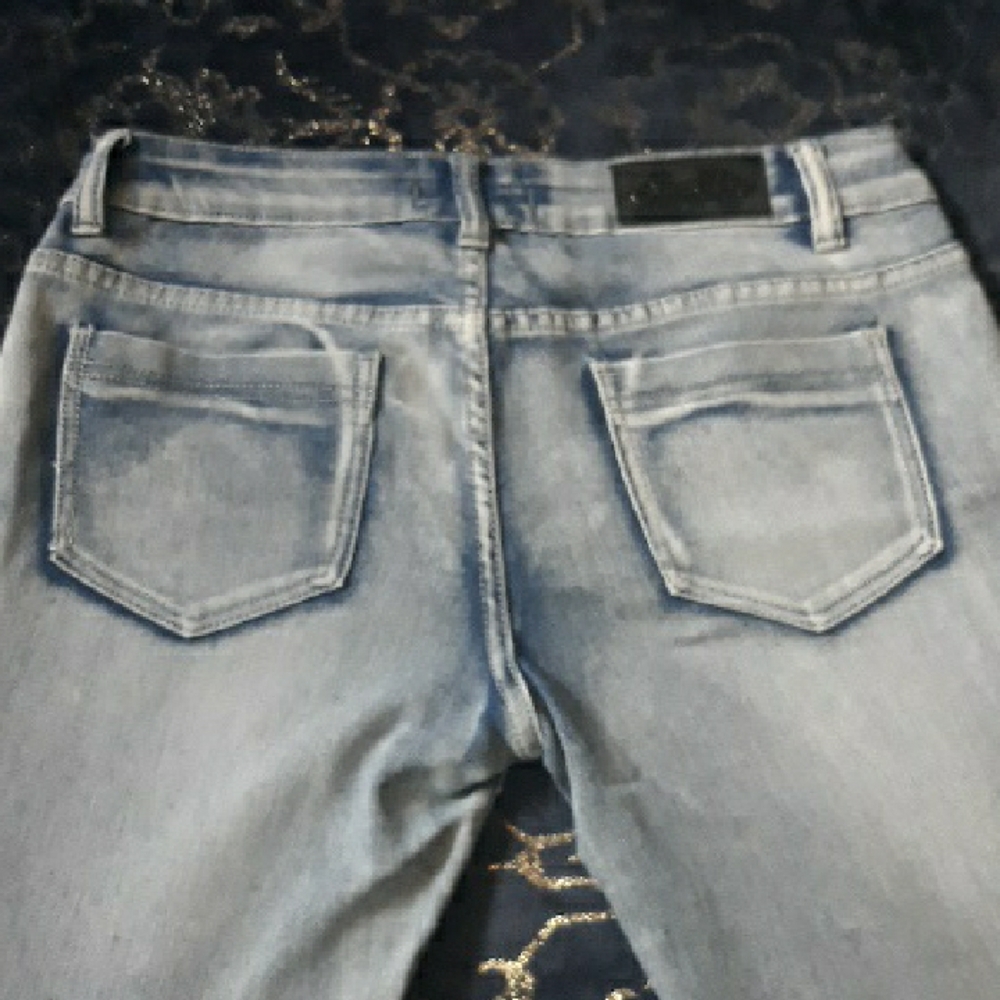 Casual Light Blue Jeans - Picture 3 of 5